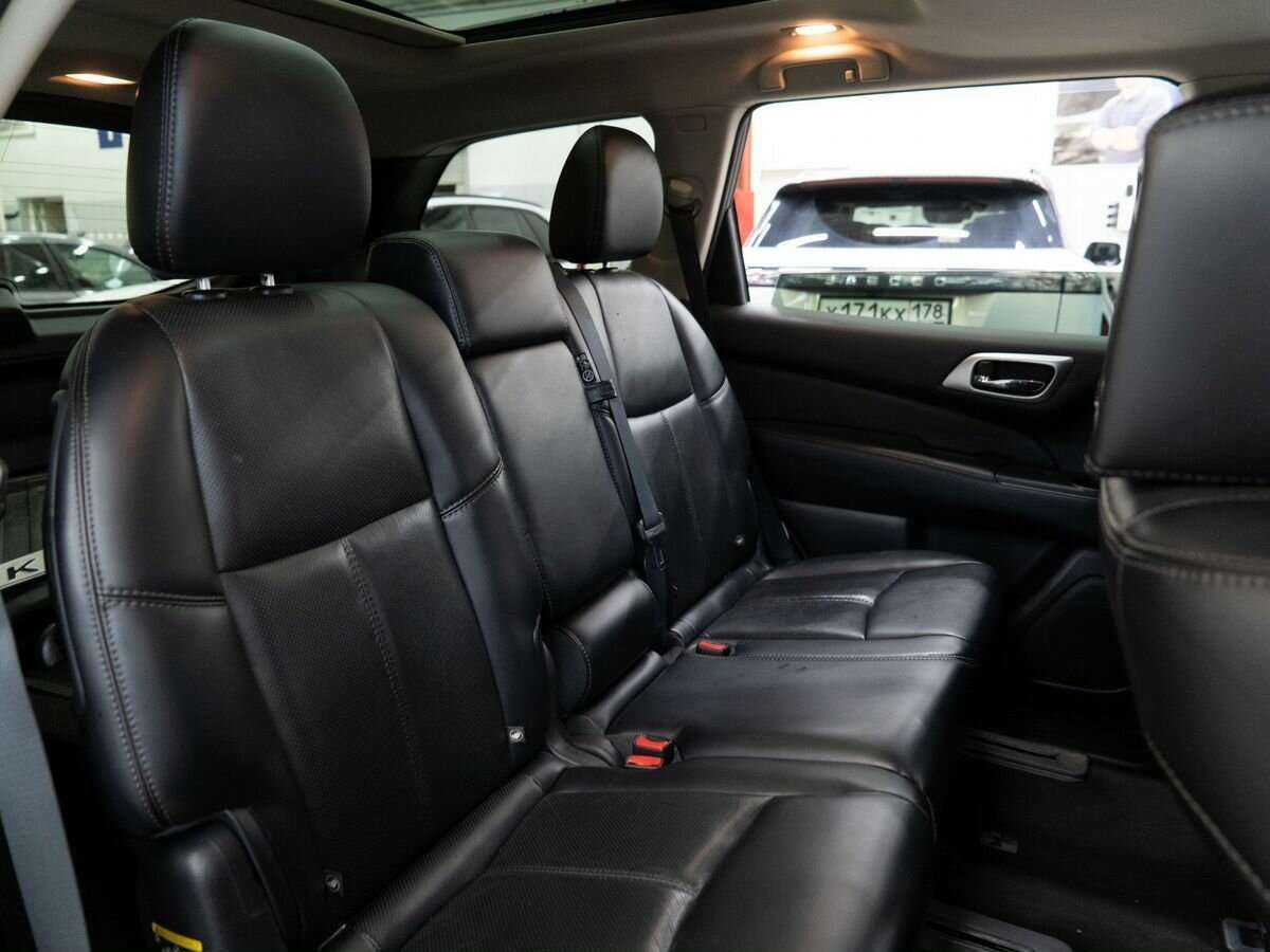 Б/У Ниссан Патфайндер 2015 года. Фото: #9