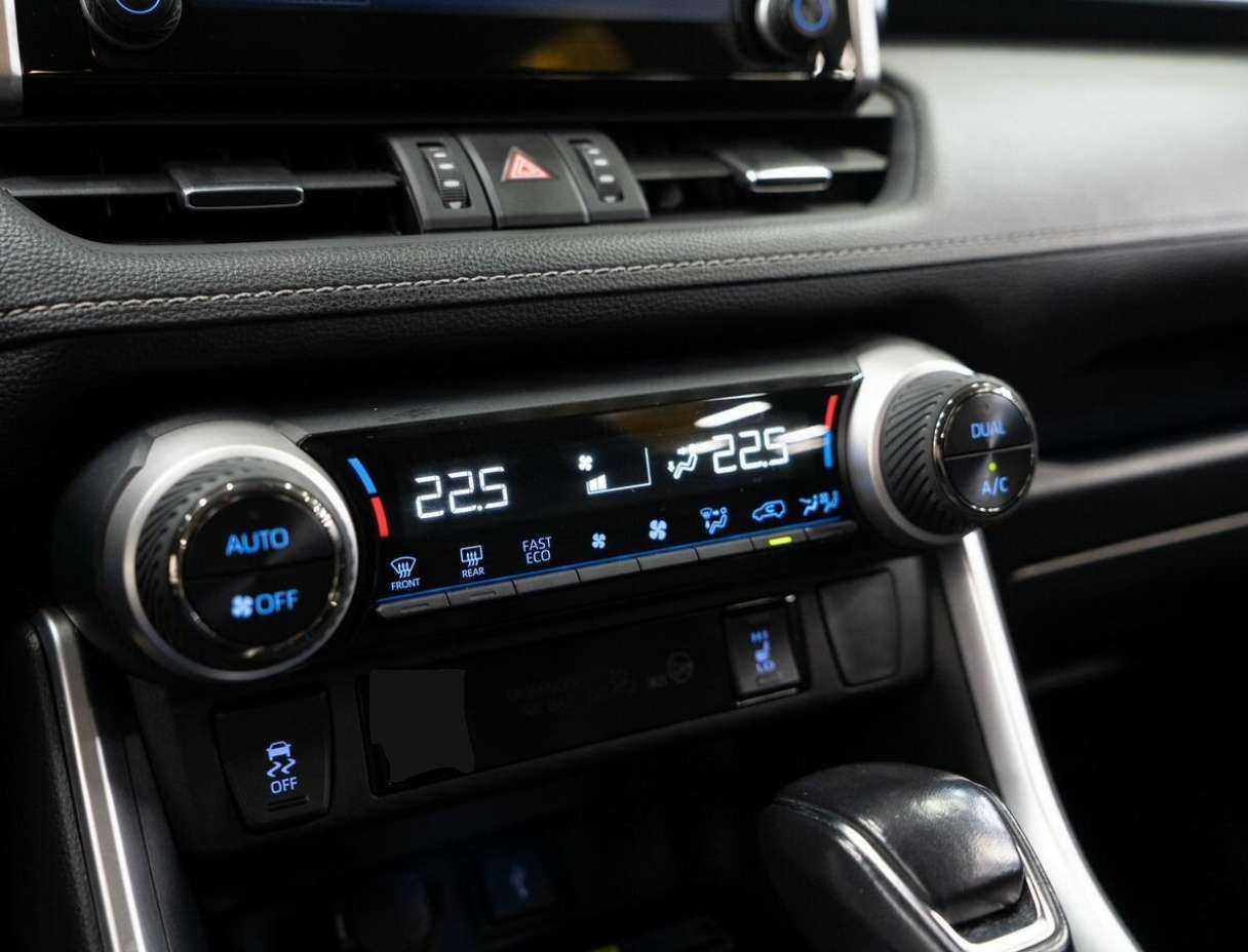 Toyota RAV4 2020 года с пробегом. Фото: #10