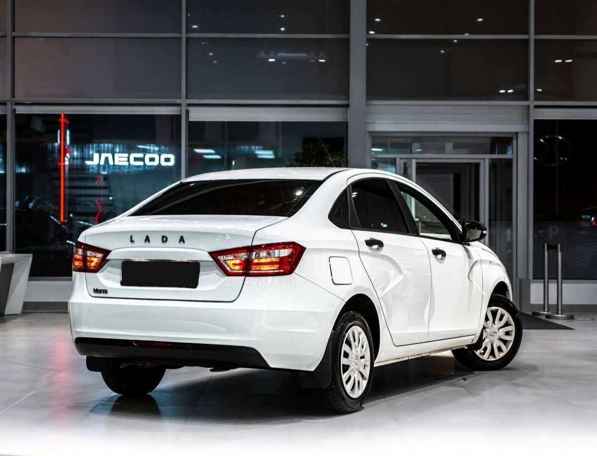 Б/У Лада (ВАЗ) Веста 2021 года. Фото: #2