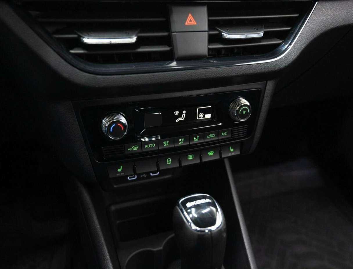 Б/У Шкода Рапид 2021 года. Фото: #18