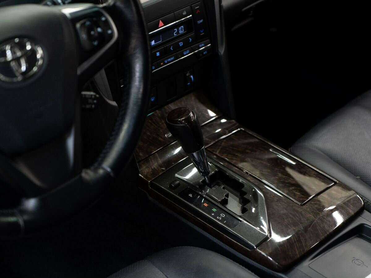 Б/У Тойота Камри 2015 года. Фото: #12