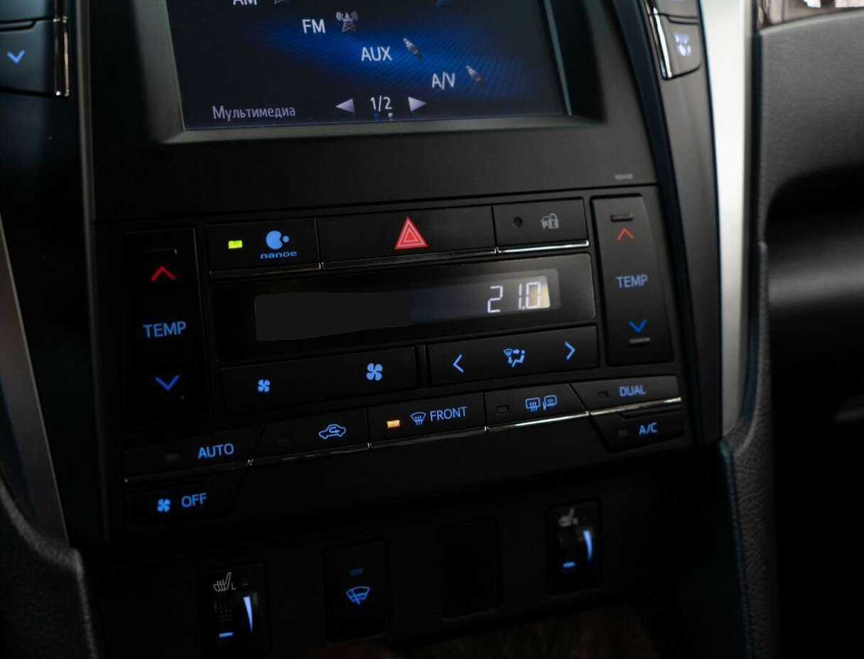 Б/У Тойота Камри 2015 года. Фото: #14