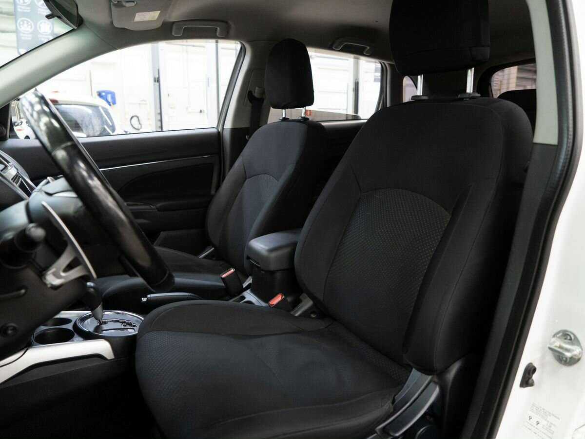 Б/У Митсубиши АС-Икс 2013 года. Фото: #5