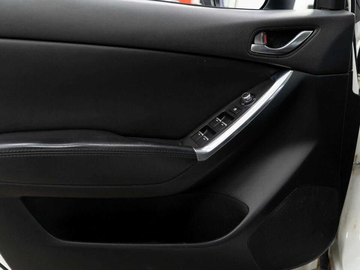 Б/У Мазда Ц-Икс-5 2016 года. Фото: #14