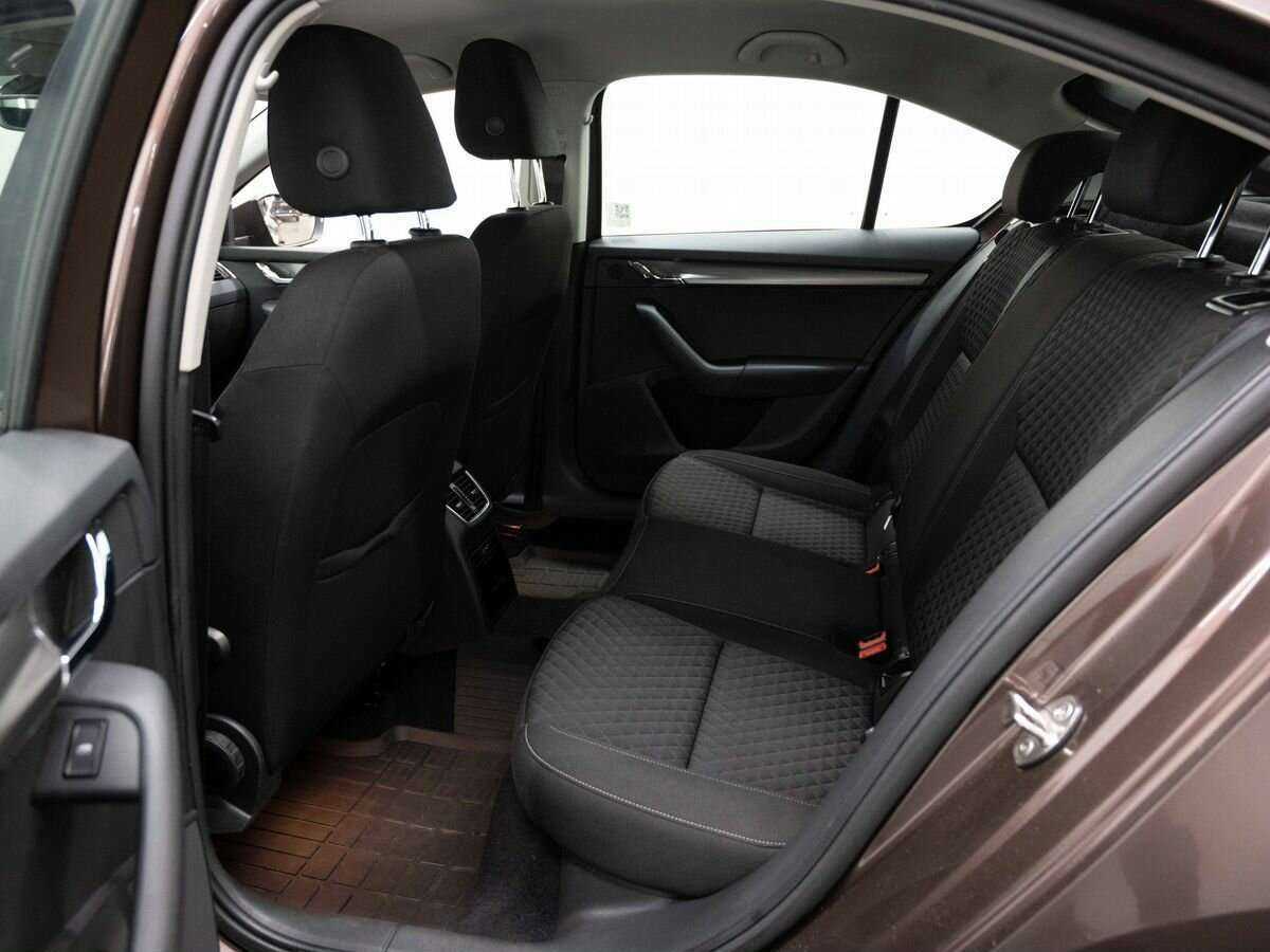 Б/У Шкода Октавия 2017 года. Фото: #8