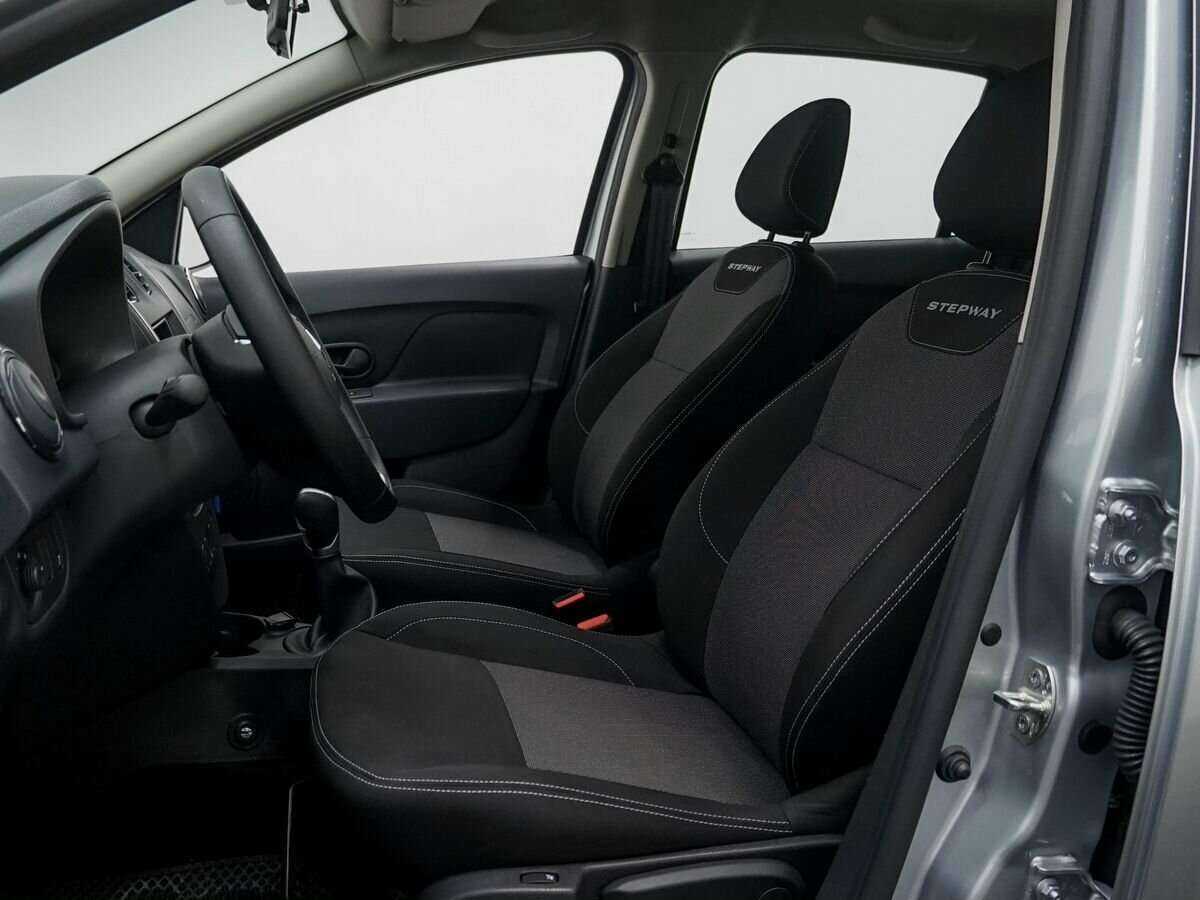 Б/У Рено Логан 2022 года. Фото: #13