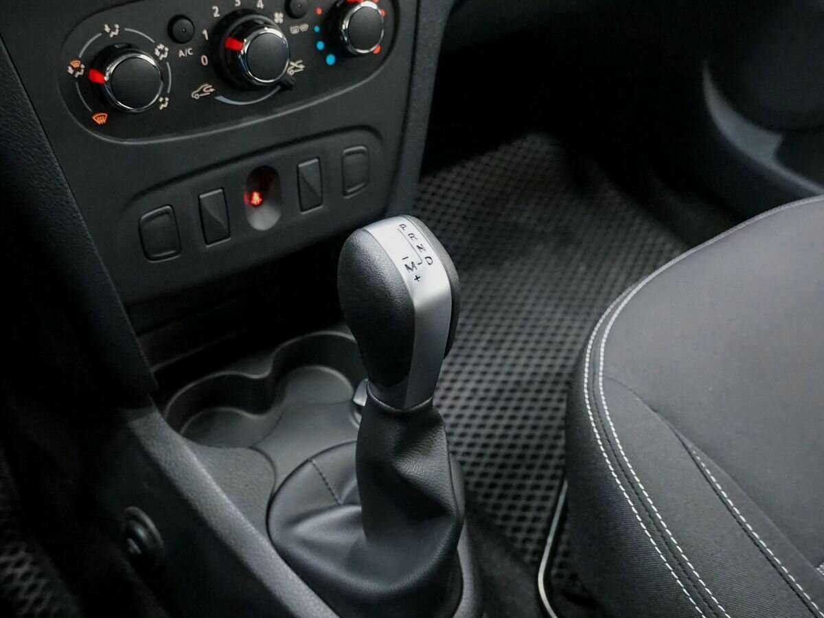 Б/У Рено Логан 2022 года. Фото: #16