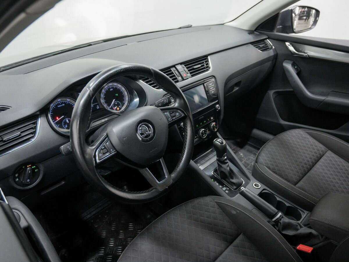 Б/У Шкода Октавия 2017 года. Фото: #9