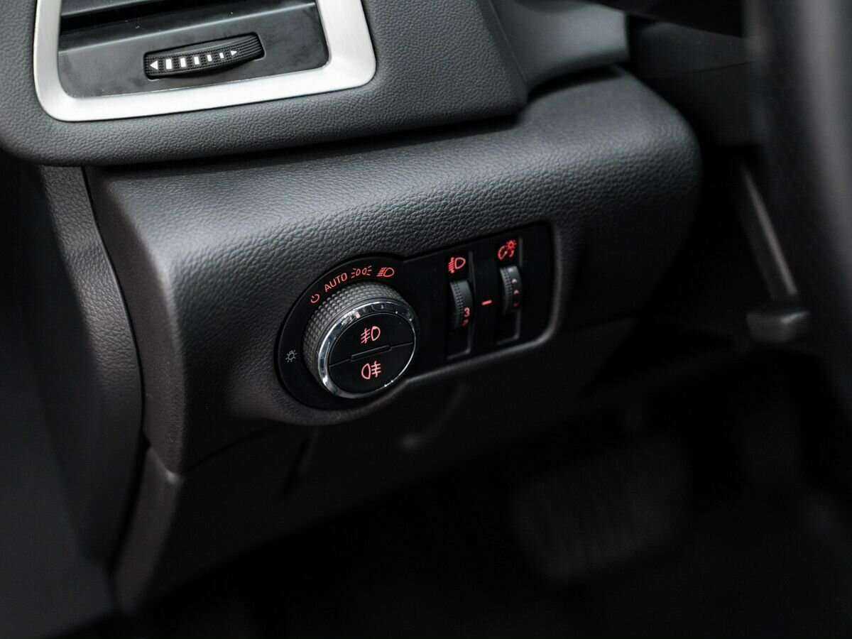 Б/У Опель Астра 2012 года. Фото: #9