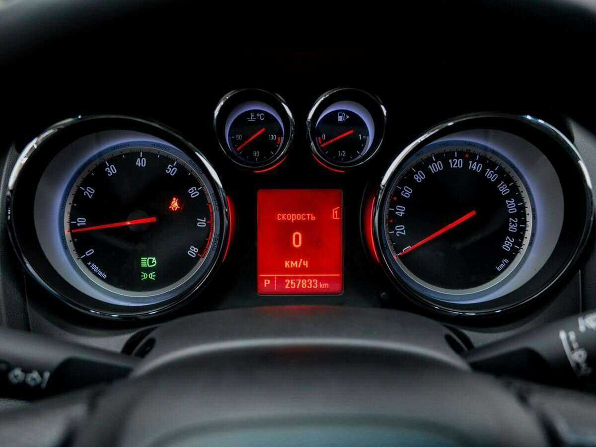 Б/У Опель Астра 2012 года. Фото: #14