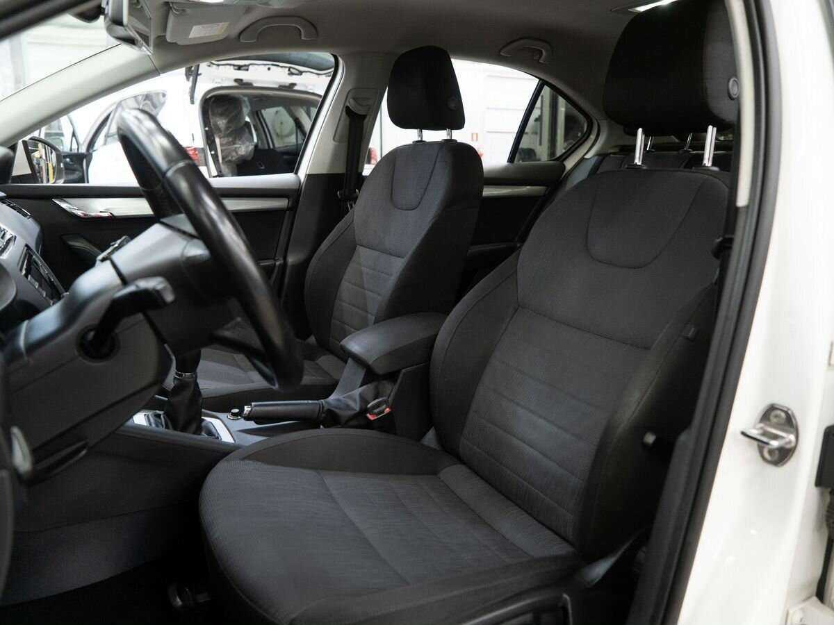 Б/У Шкода Октавия 2014 года. Фото: #3