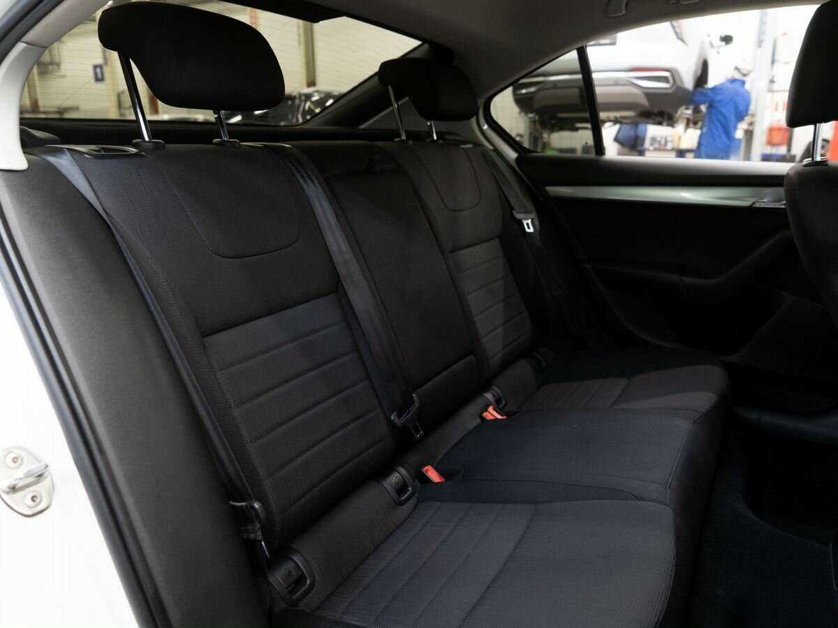 Б/У Шкода Октавия 2014 года. Фото: #6