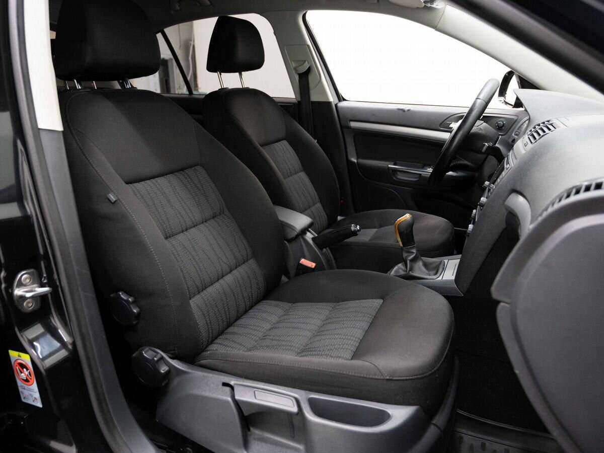 Б/У Шкода Октавия 2012 года. Фото: #6