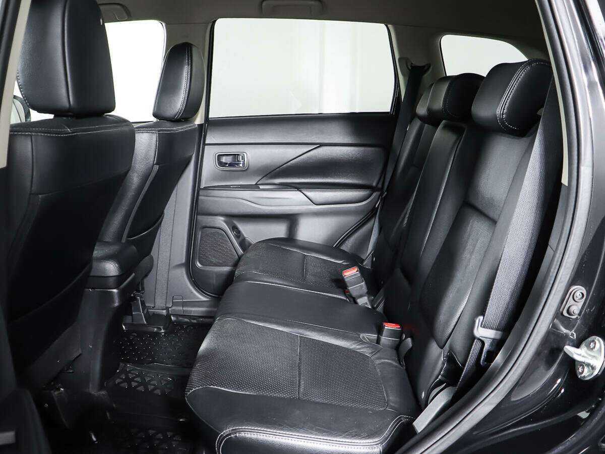 Б/У Митсубиши Оутлэндер 2012 года. Фото: #10