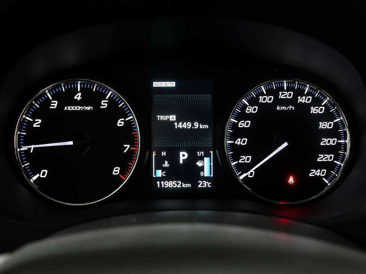 Б/У Митсубиши Оутлэндер 2012 года. Фото: #14