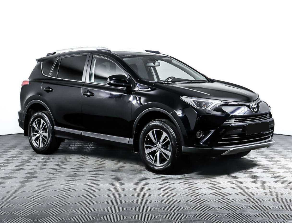 Toyota RAV4 2017 года с пробегом. Фото: #2