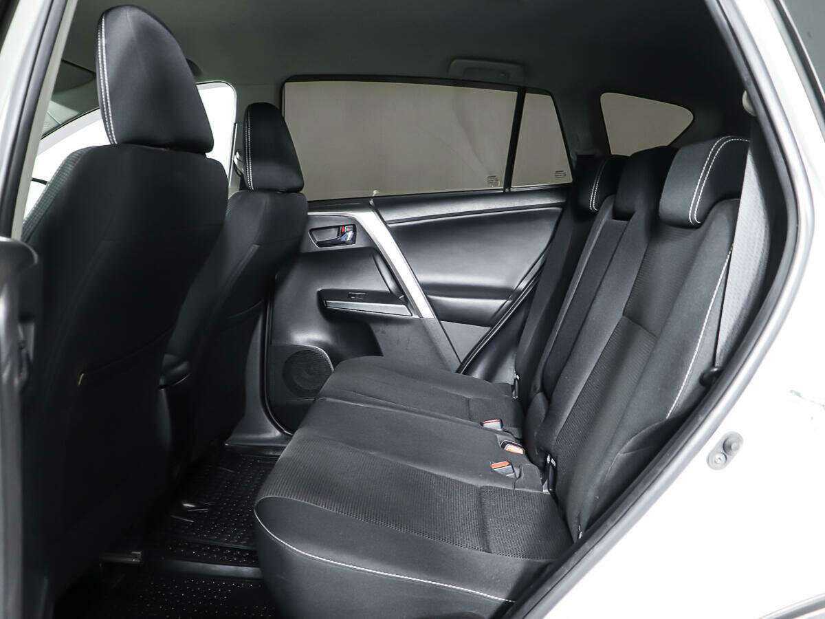 Toyota RAV4 2019 года с пробегом. Фото: #9