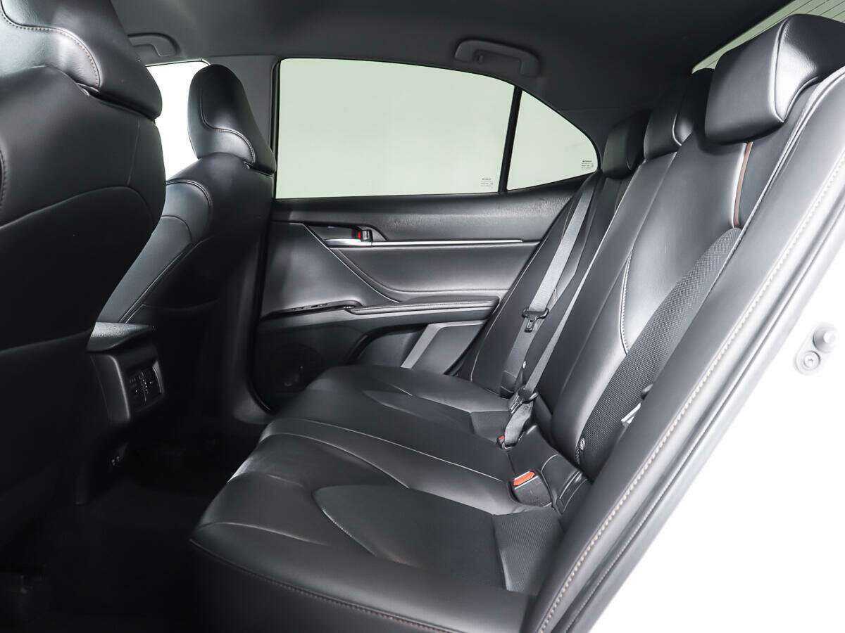 Toyota Camry 2019 года с пробегом. Фото: #9