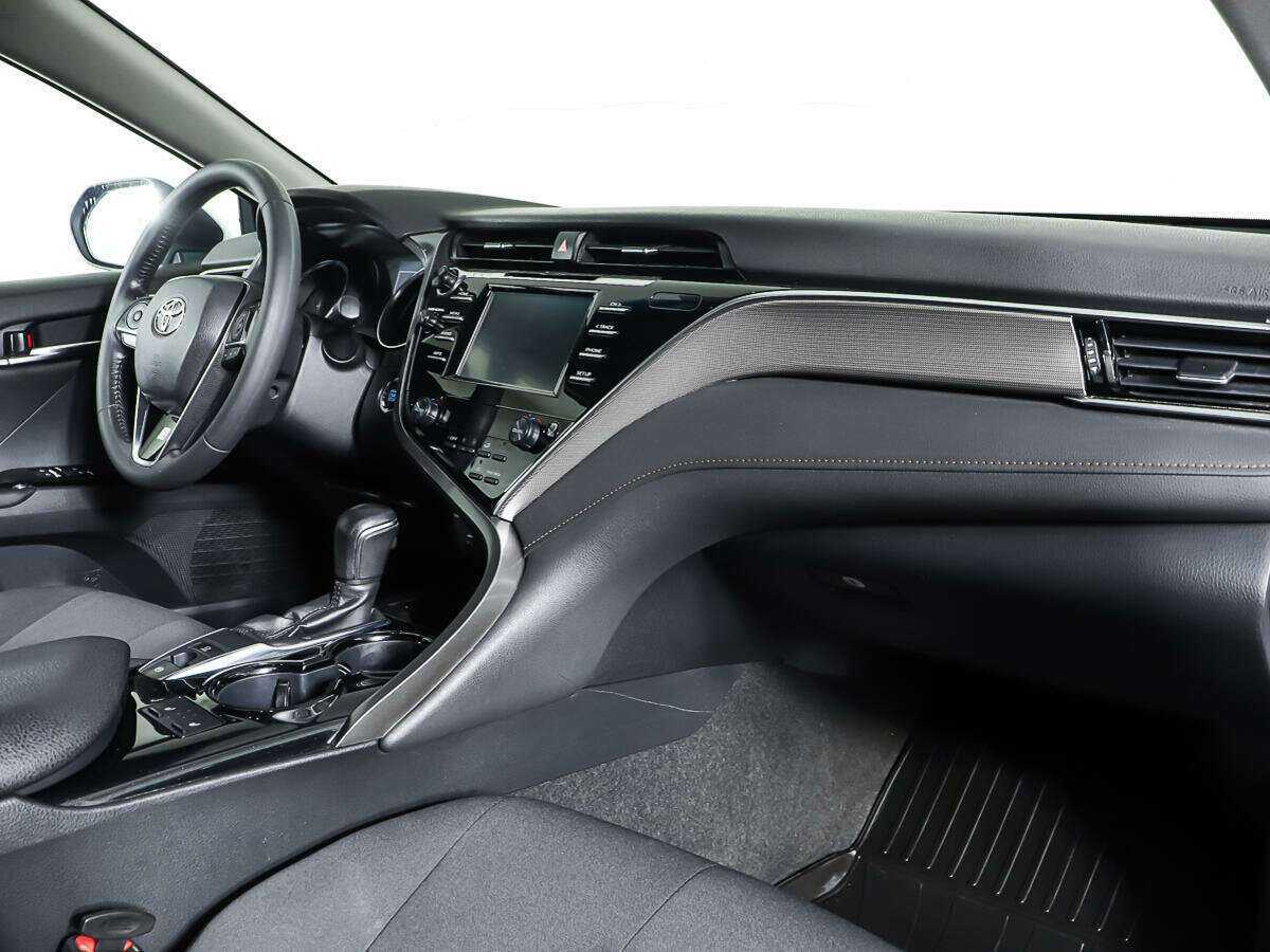 Toyota Camry 2020 года с пробегом. Фото: #8