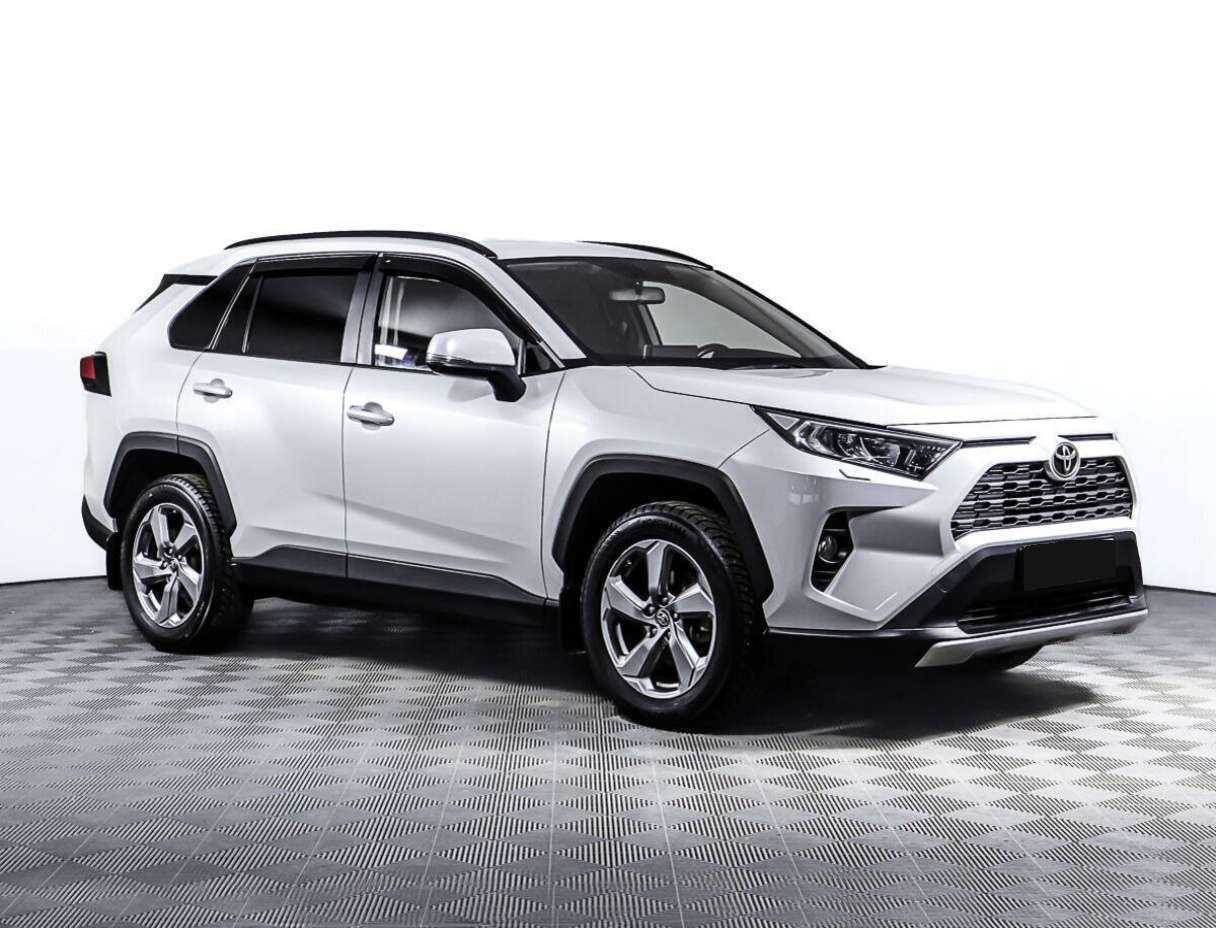 Toyota RAV4 2020 года с пробегом. Фото: #2