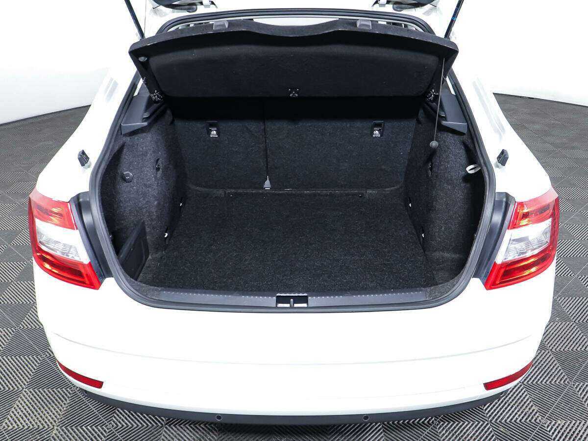 Б/У Шкода Октавия 2018 года. Фото: #8