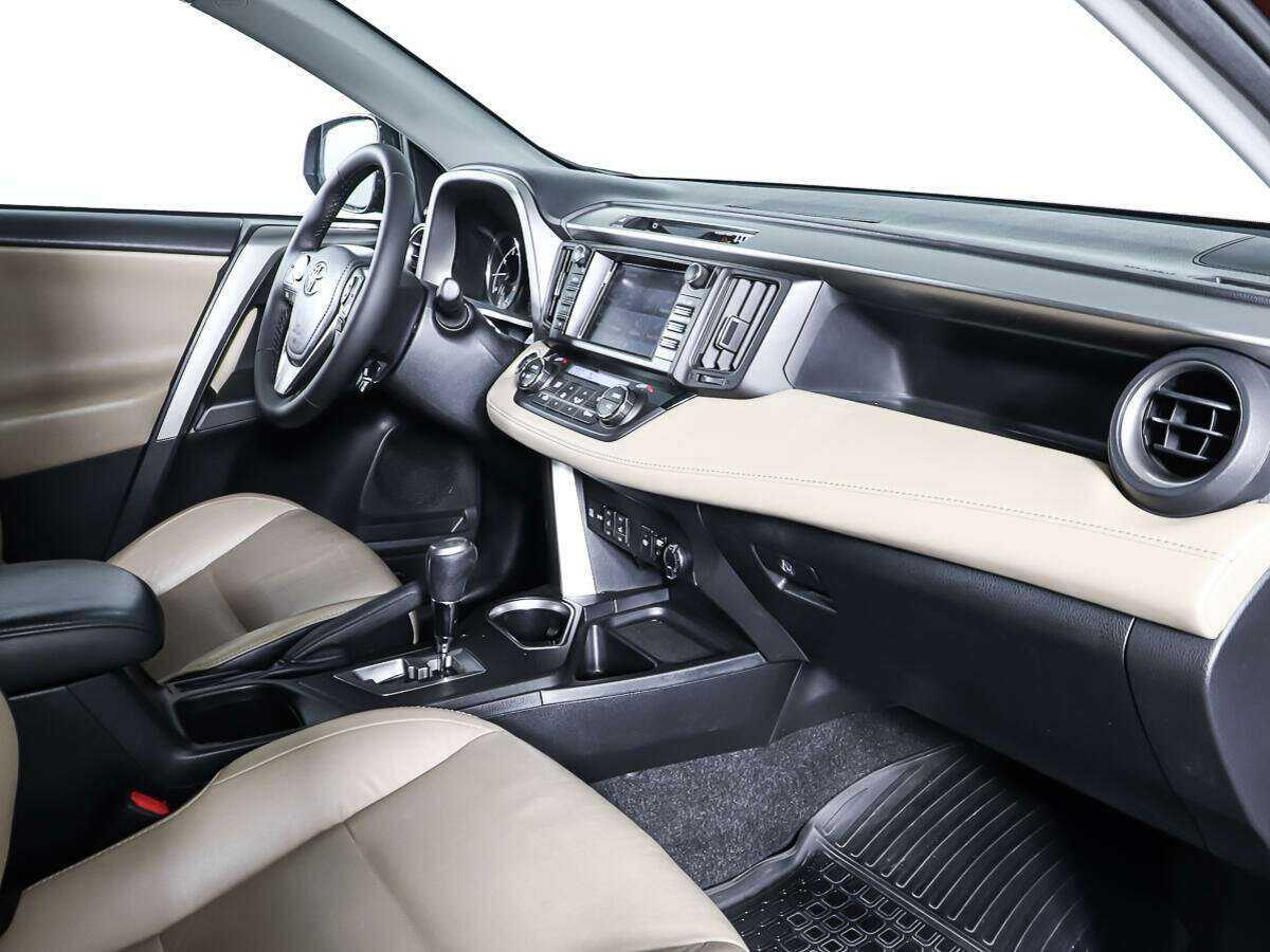 Toyota RAV4 2018 года с пробегом. Фото: #8