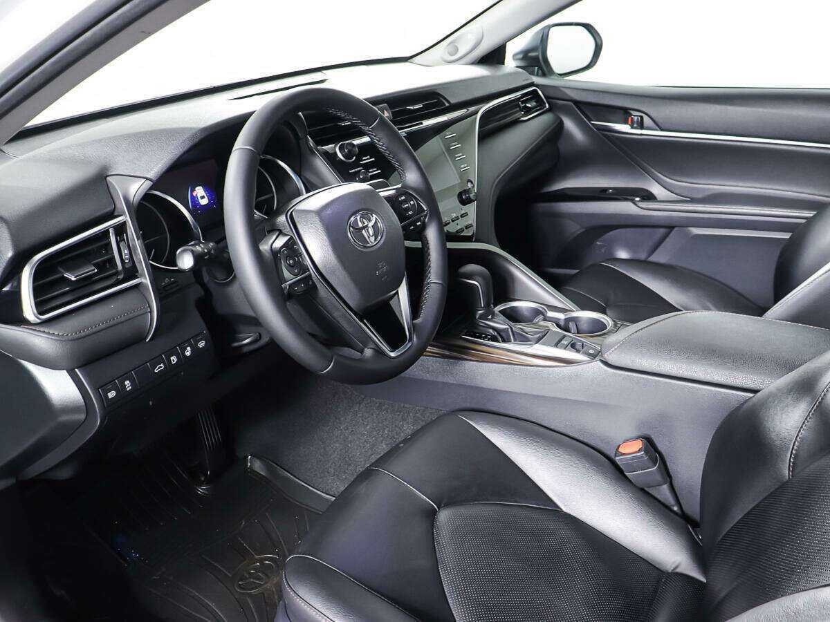 Toyota Camry 2018 года с пробегом. Фото: #12