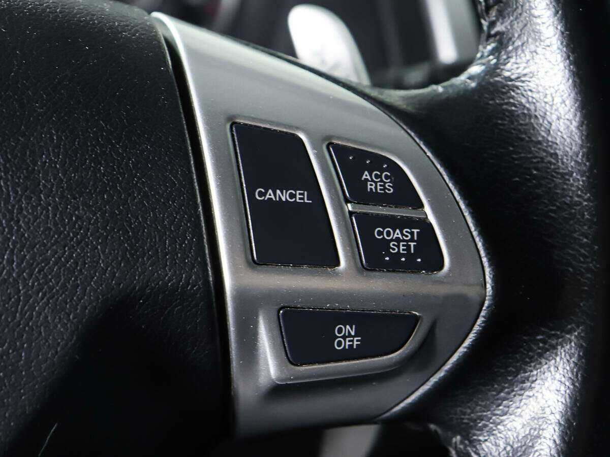 Б/У Митсубиши Паджеро Спорт 2014 года. Фото: #16