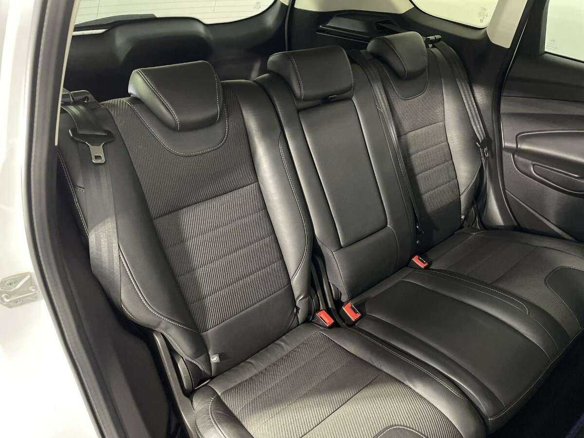 Б/У Форд Куга 2015 года. Фото: #13