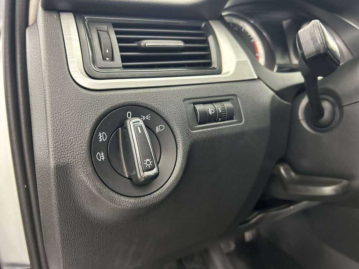 Б/У Шкода Рапид 2016 года. Фото: #8