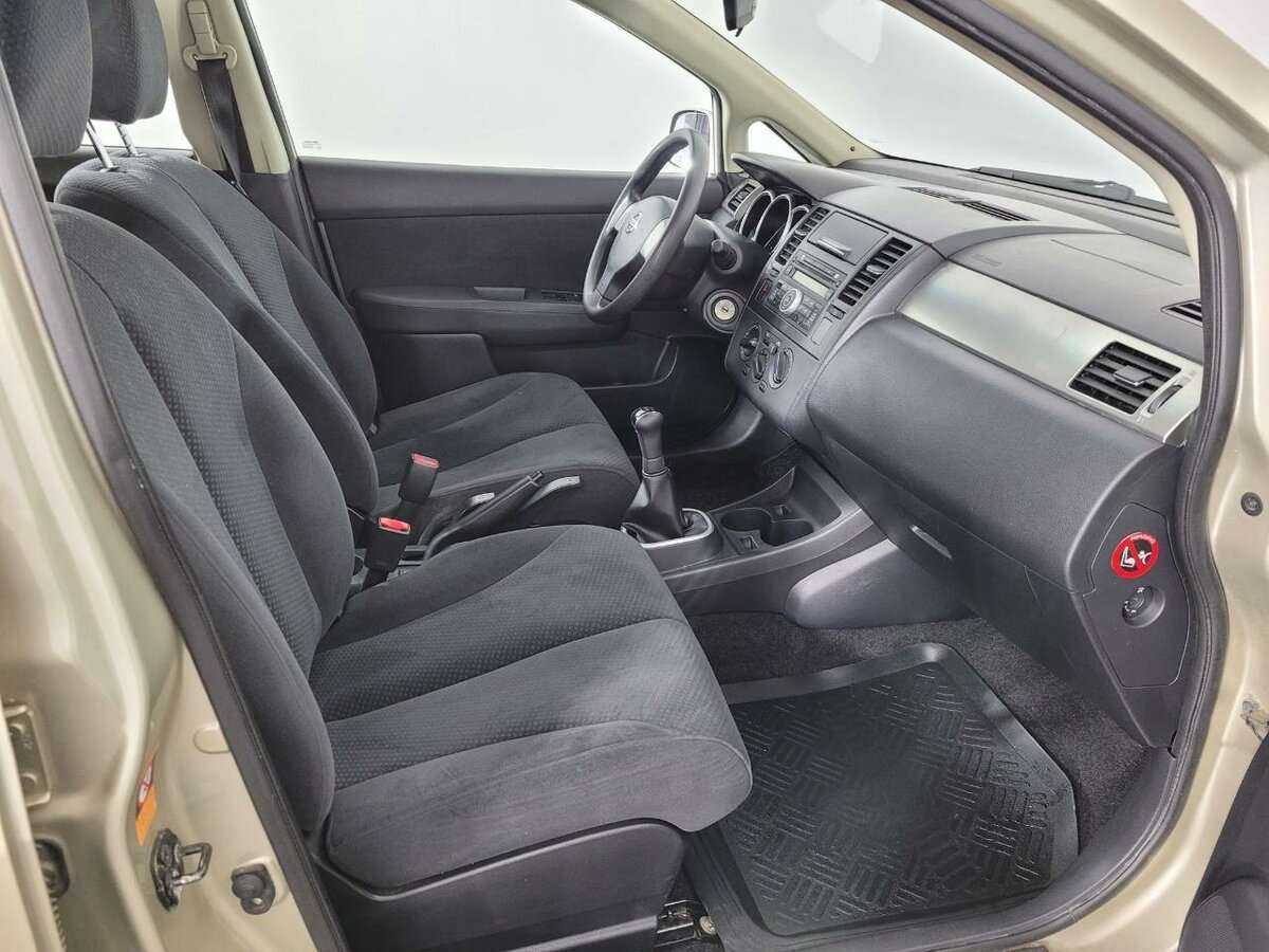 Б/У Ниссан Тиида 2013 года. Фото: #13