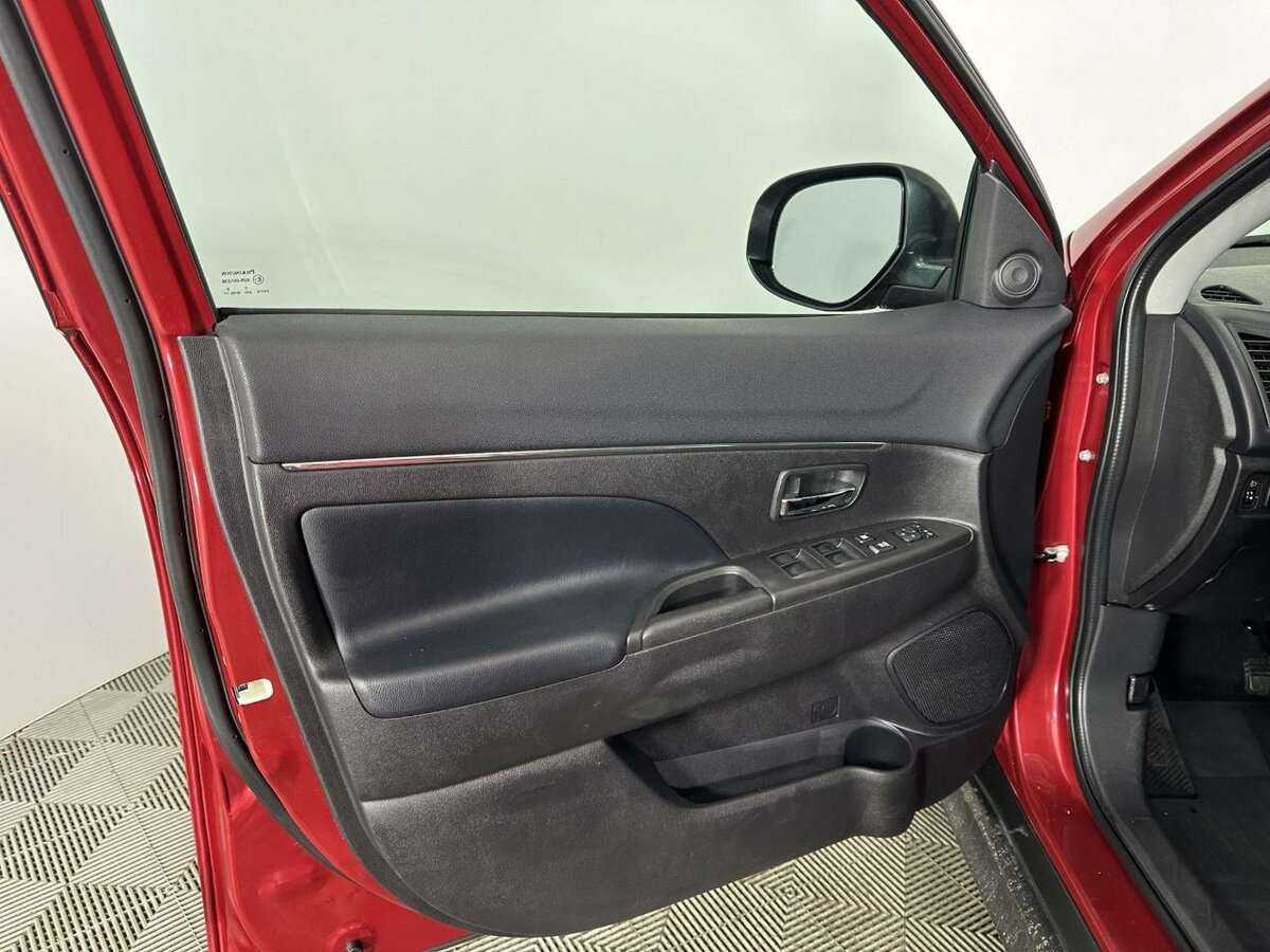 Б/У Митсубиши АС-Икс 2014 года. Фото: #7