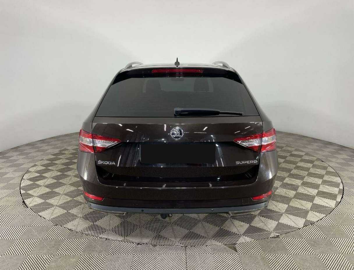 Б/У Шкода Суперб 2016 года. Фото: #1