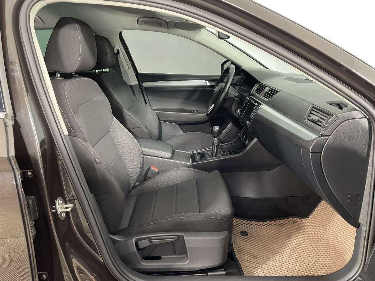 Б/У Шкода Суперб 2016 года. Фото: #12