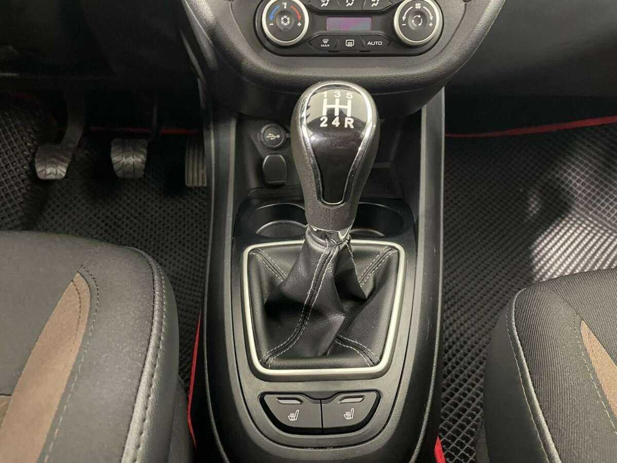 Б/У Лада (ВАЗ) Веста 2017 года. Фото: #12