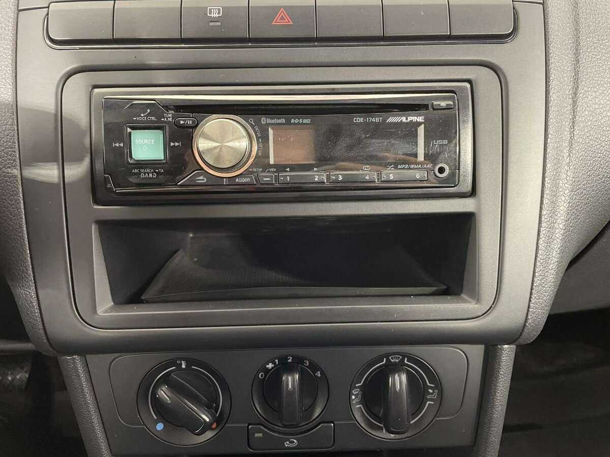 Б/У Фольксваген Поло 2013 года. Фото: #11