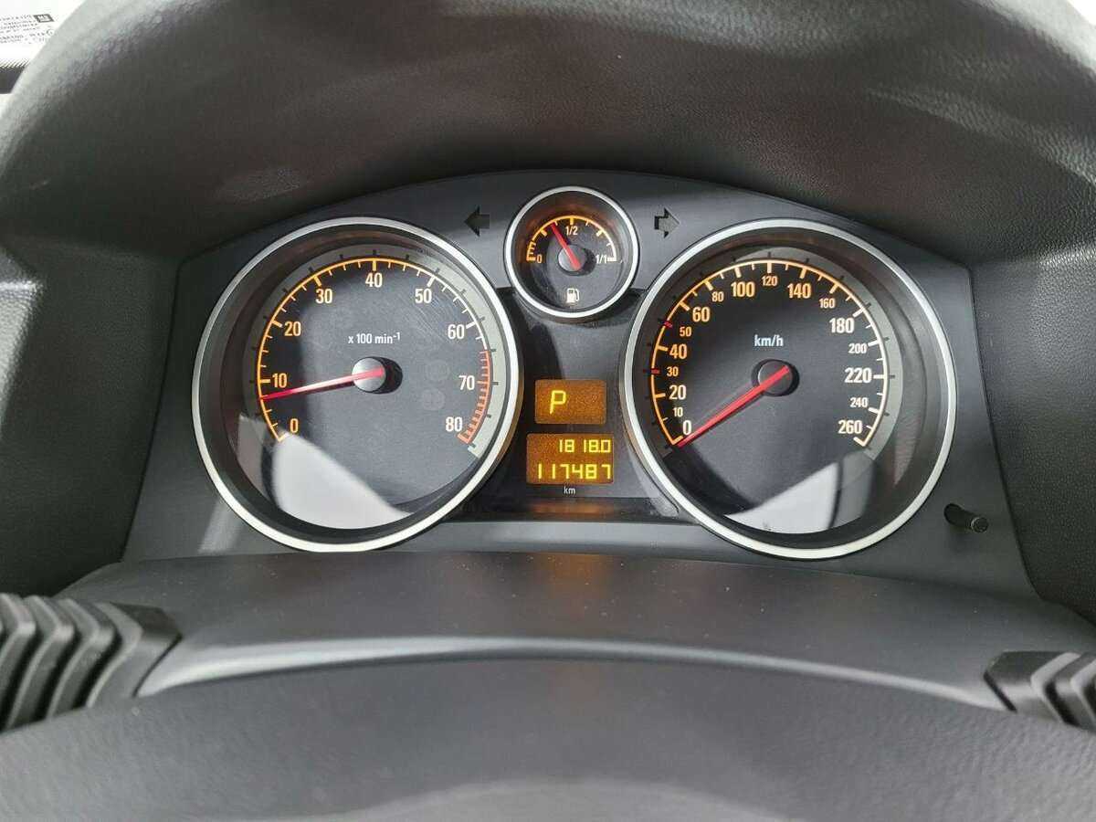 Б/У Опель Астра 2012 года. Фото: #10