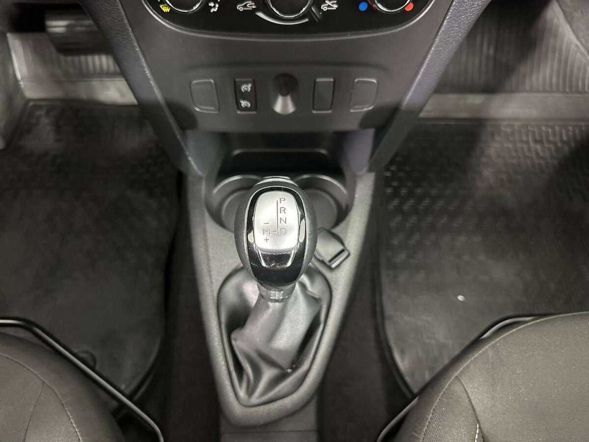 Б/У Рено Сандеро 2019 года. Фото: #11