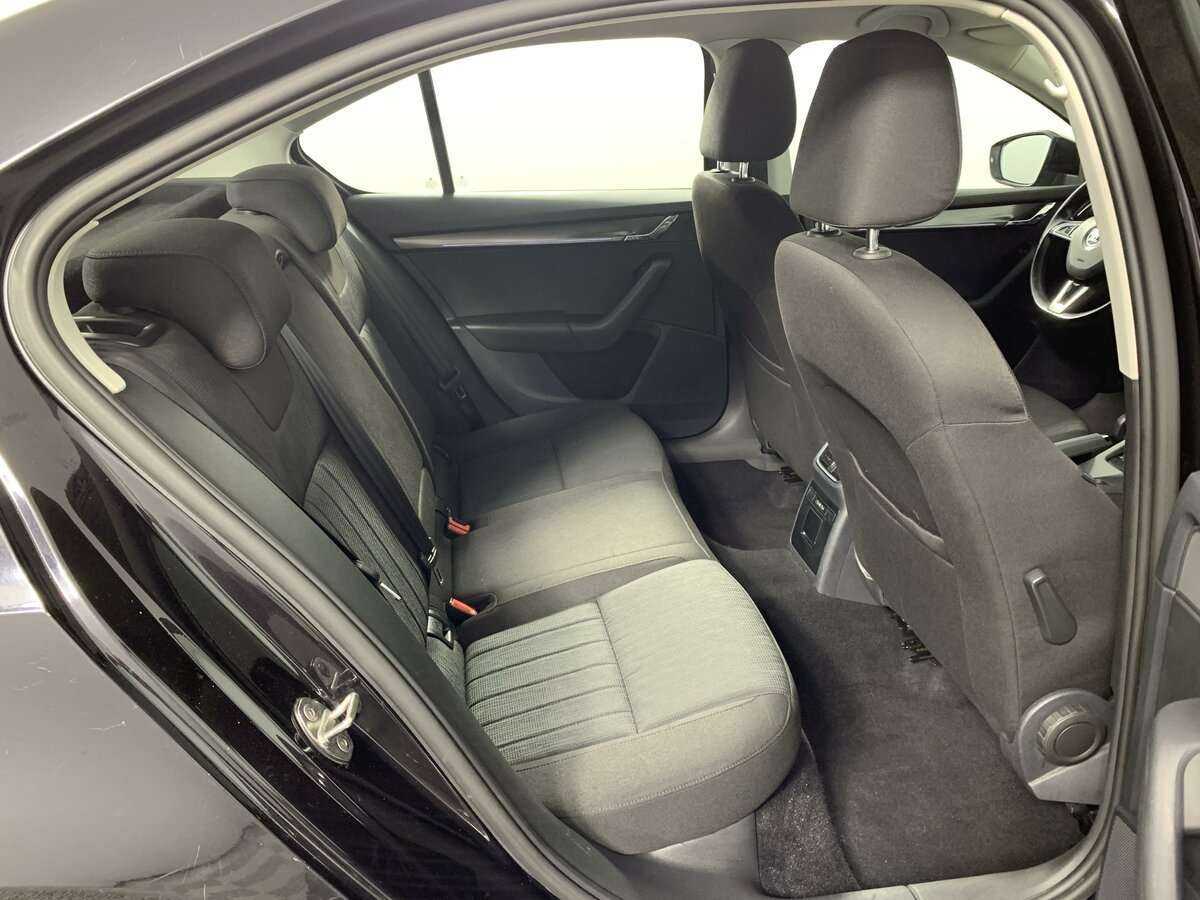 Б/У Шкода Октавия 2018 года. Фото: #17