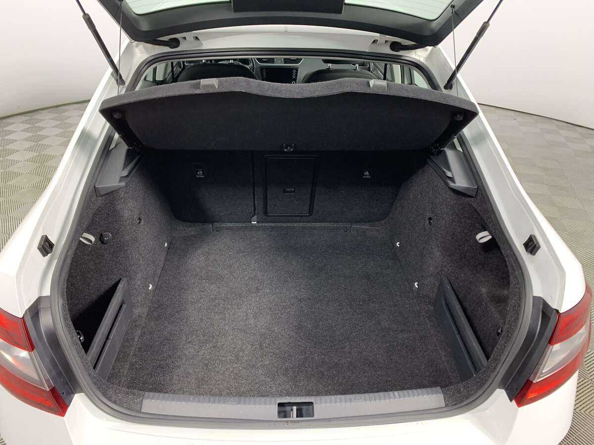 Б/У Шкода Октавия 2018 года. Фото: #8