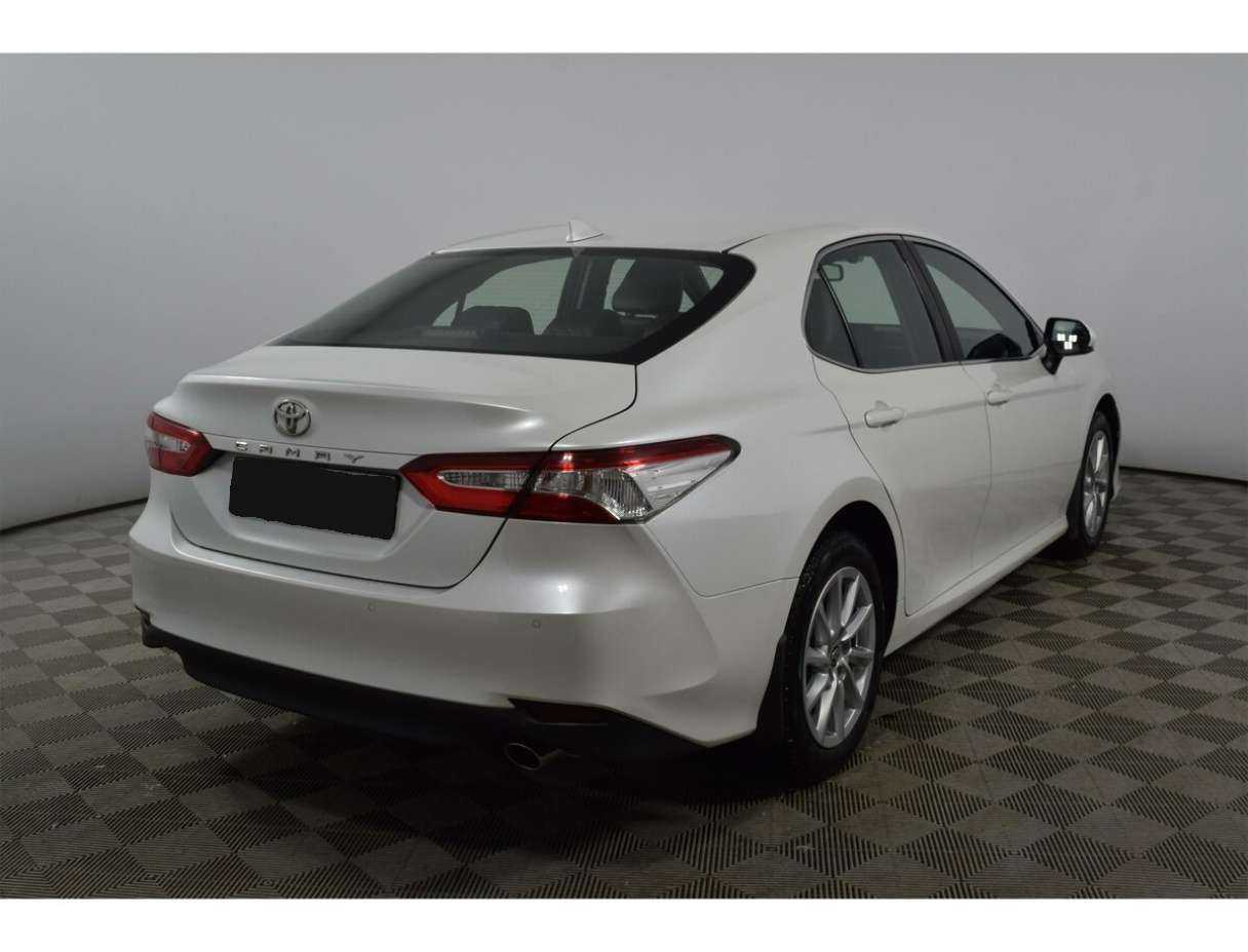 Toyota Camry 2021 года с пробегом. Фото: #4