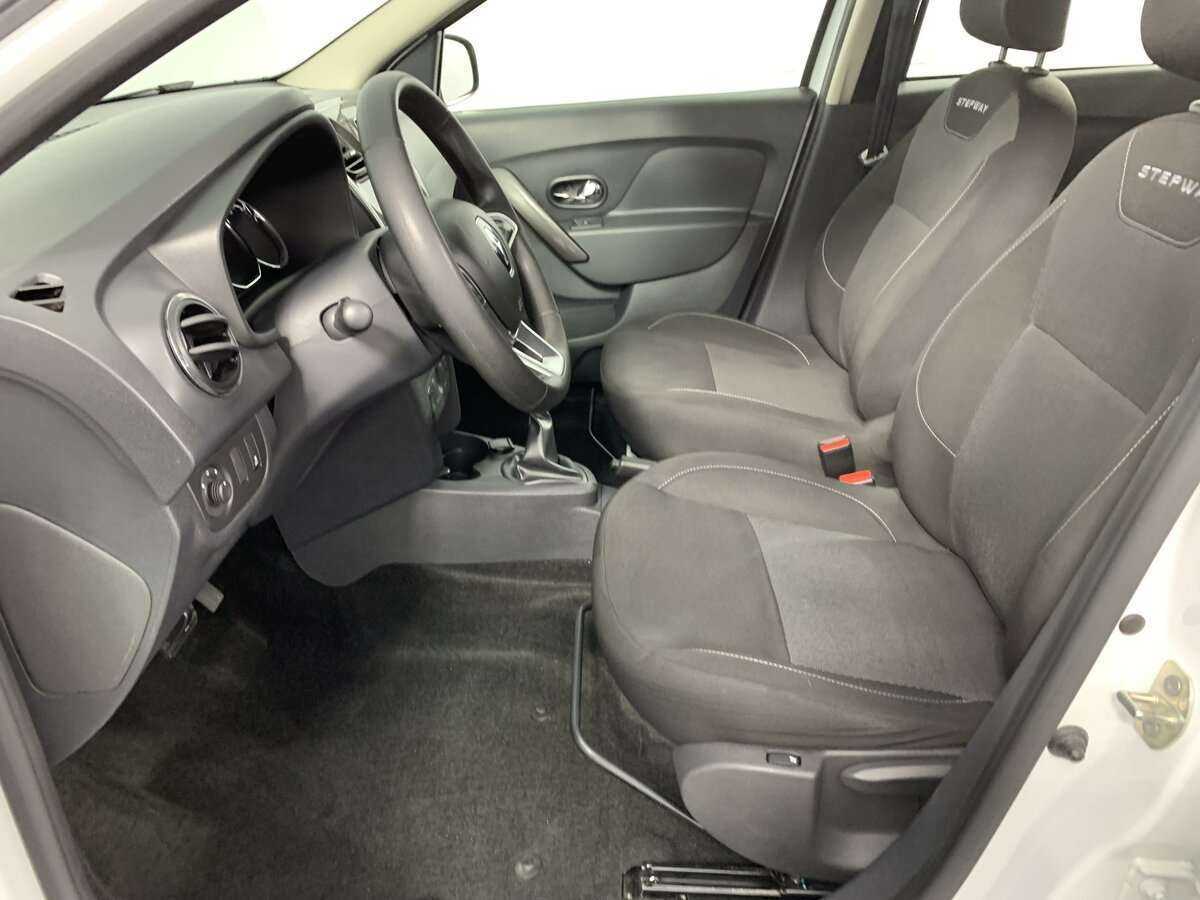 Б/У Рено Логан 2020 года. Фото: #15