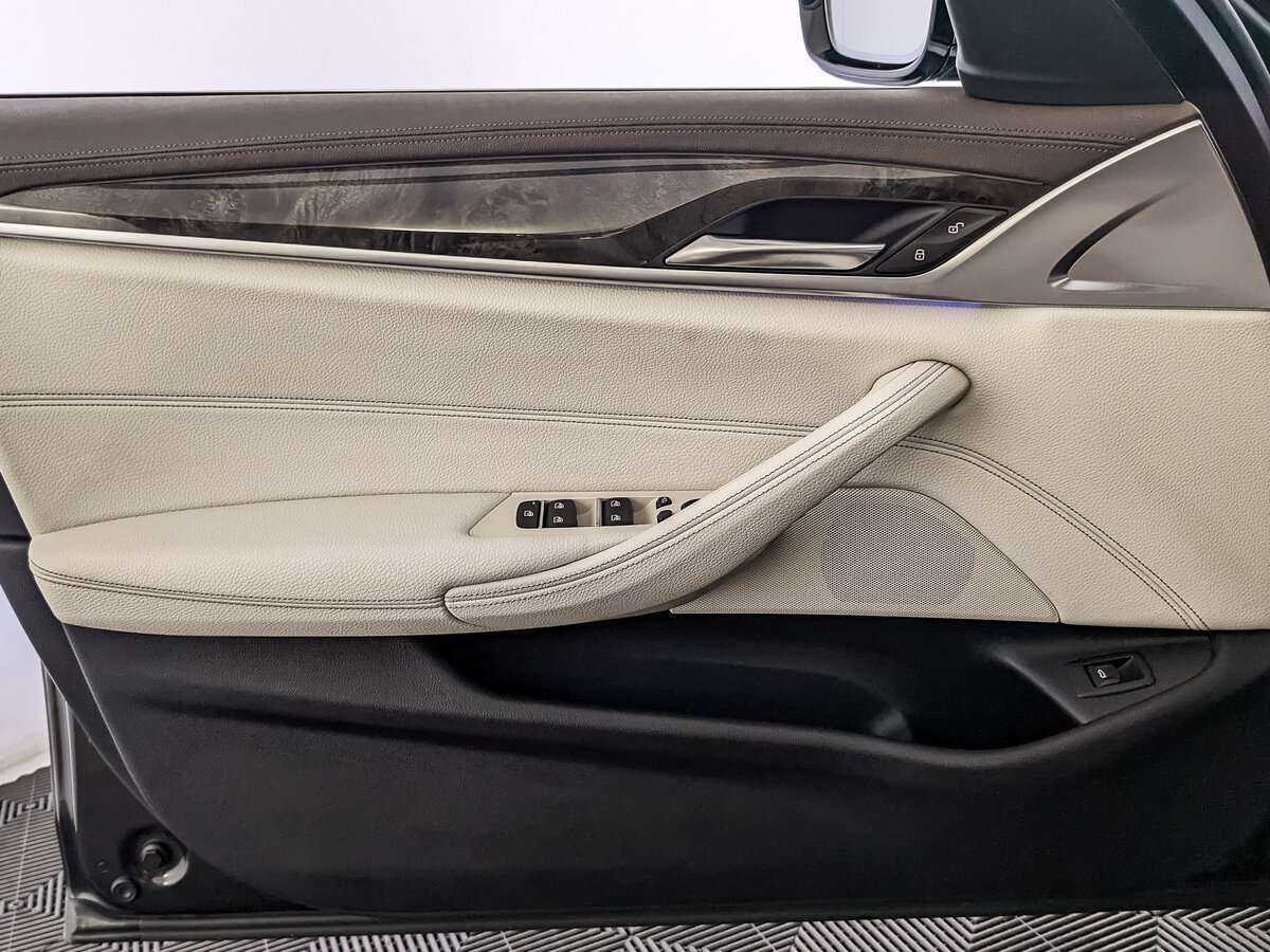 BMW 5 серии 2017 года с пробегом. Фото: #14