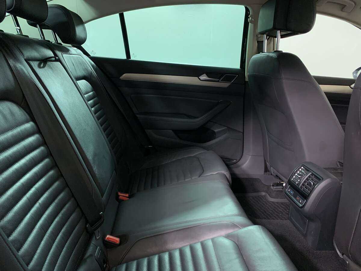 Volkswagen Passat 2019 года с пробегом. Фото: #14