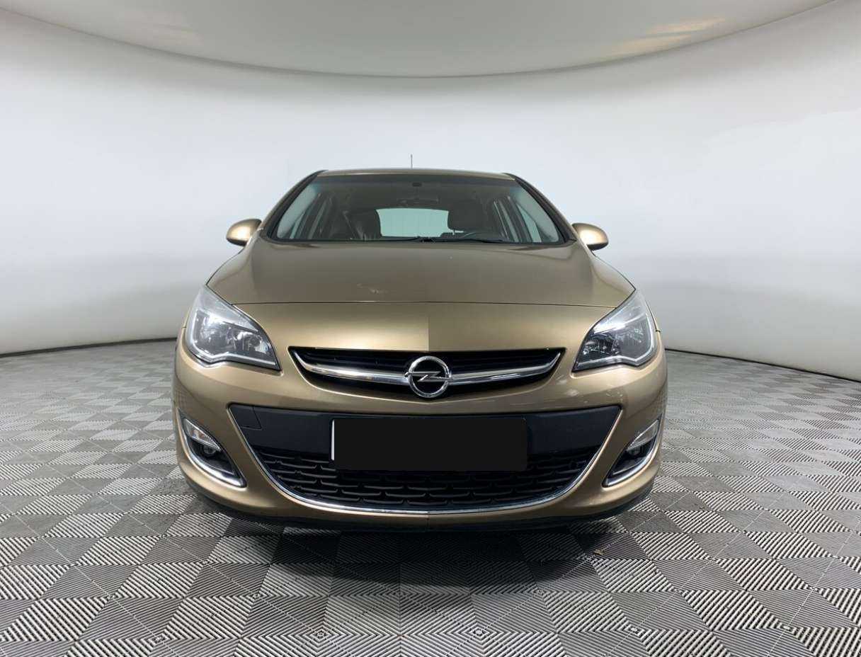 Opel Astra 2012 года с пробегом. Фото: #1