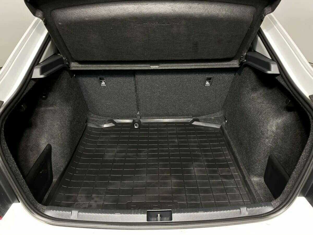 Б/У Шкода Рапид 2018 года. Фото: #9