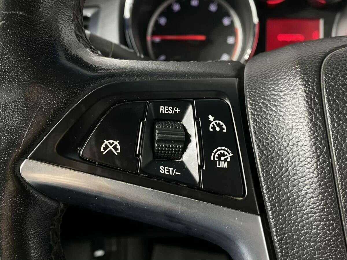 Б/У Опель Астра 2013 года. Фото: #12