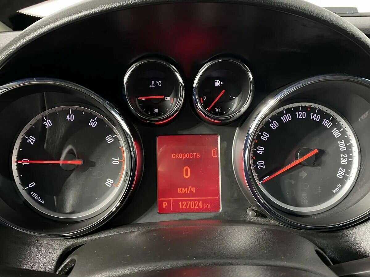 Б/У Опель Астра 2013 года. Фото: #16