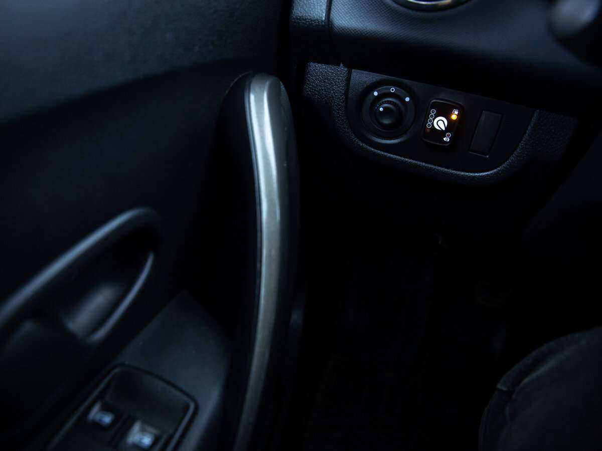 Б/У Рено Логан 2019 года. Фото: #12