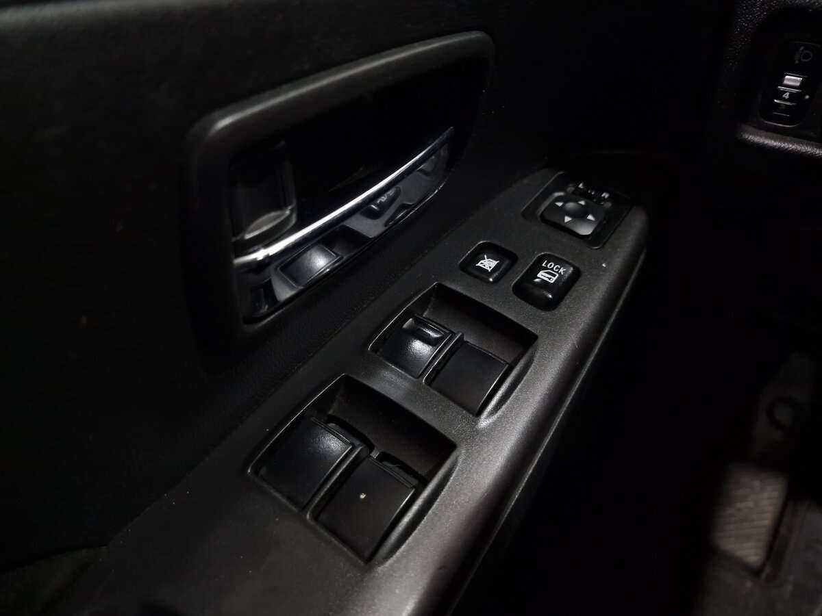 Б/У Митсубиши АС-Икс 2013 года. Фото: #6